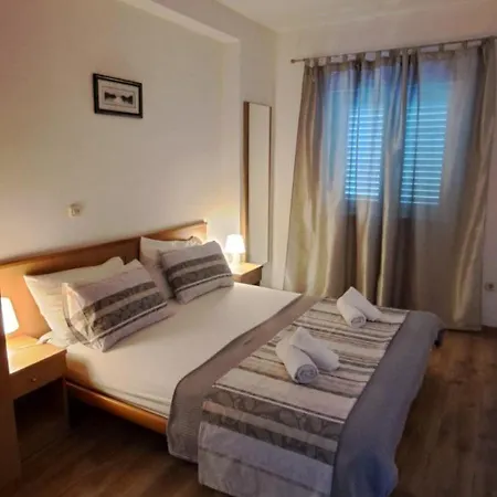 Becir Apartment Molunat